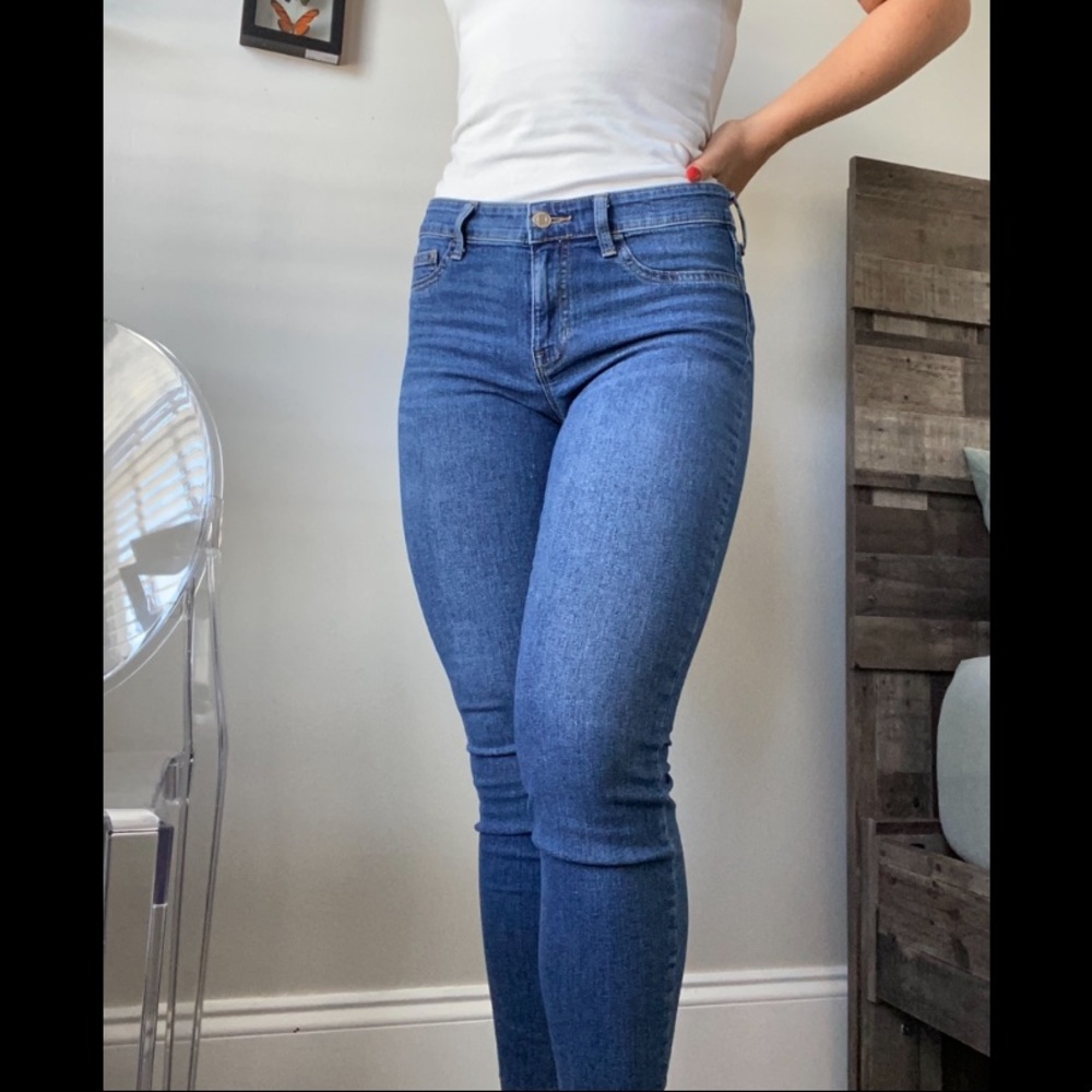 GAP Denim Favorite Jegging in size 6
